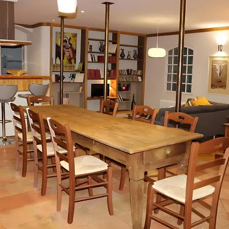 Du Mas Affortit Villa